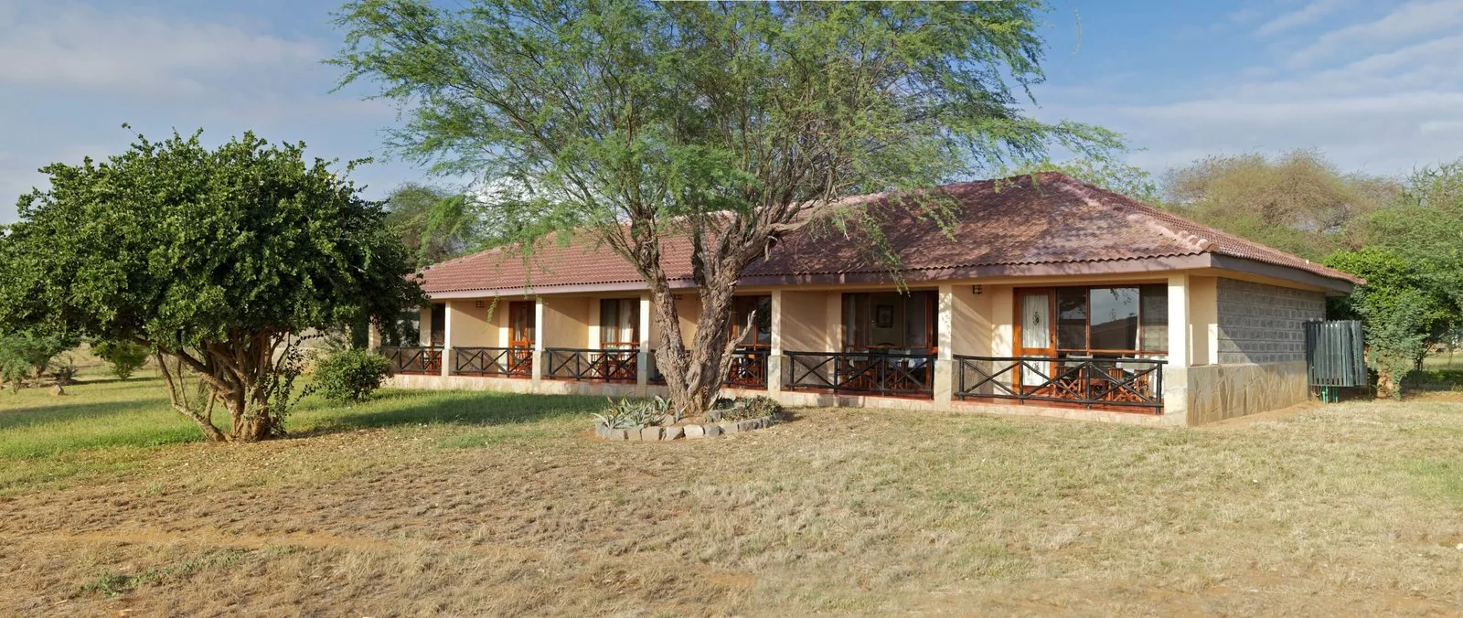 Ashnil Aruba Lodge · Tsavo Ost